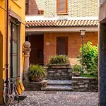 Garibaldi Apartment